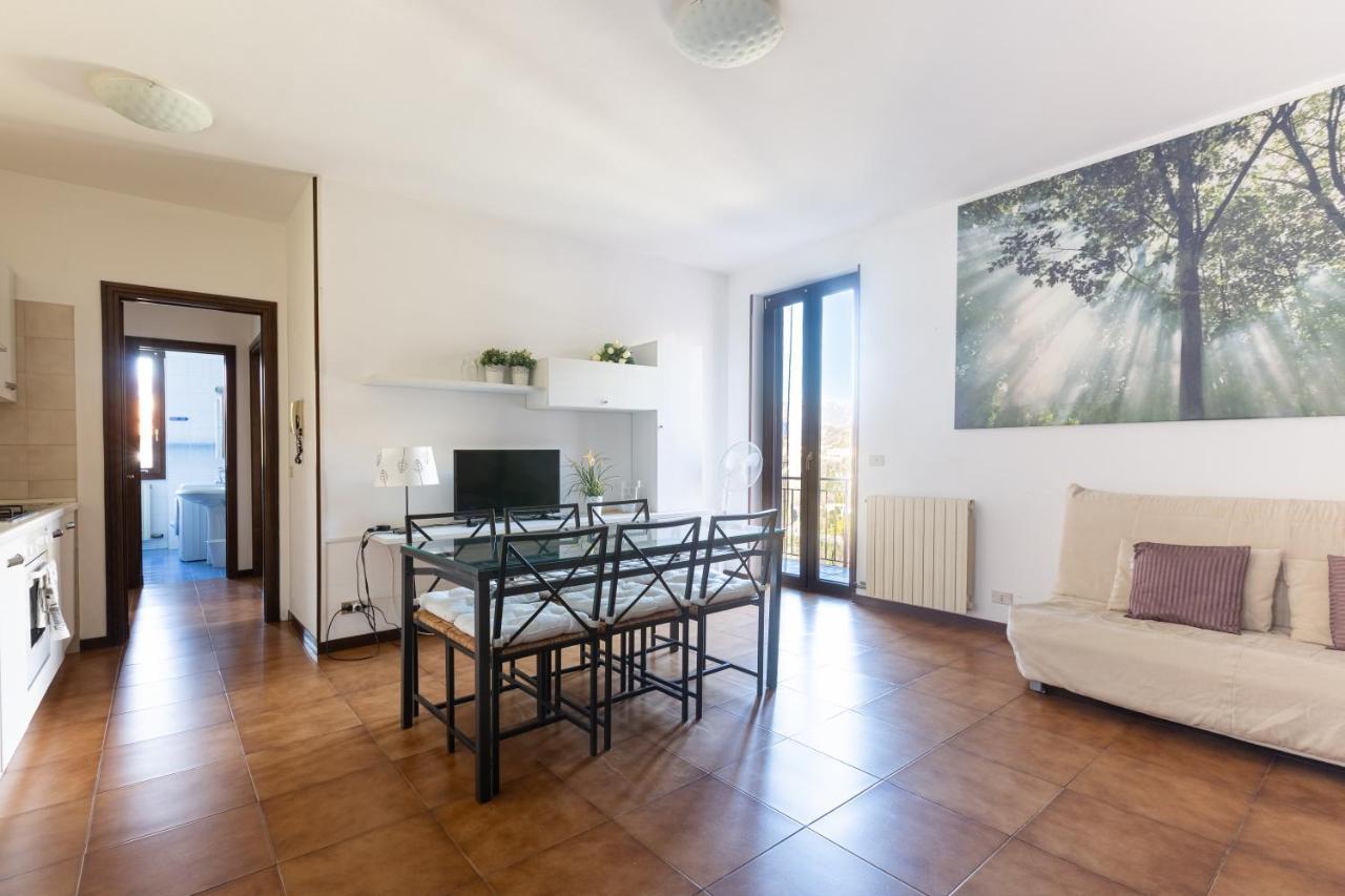 Mysa Properties - Casa Chicca, Flat With Lake View Terrace Perledo Kültér fotó